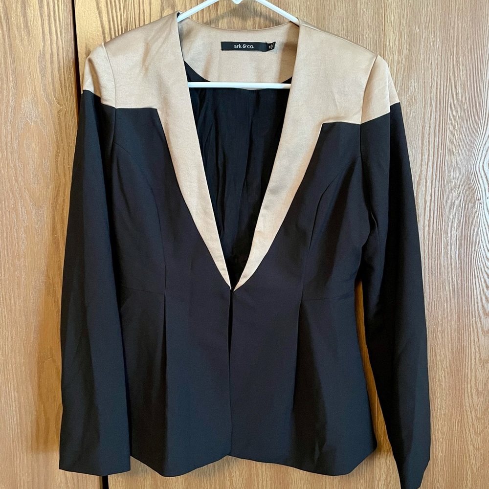 Ark & Co Tan and Black Blazer